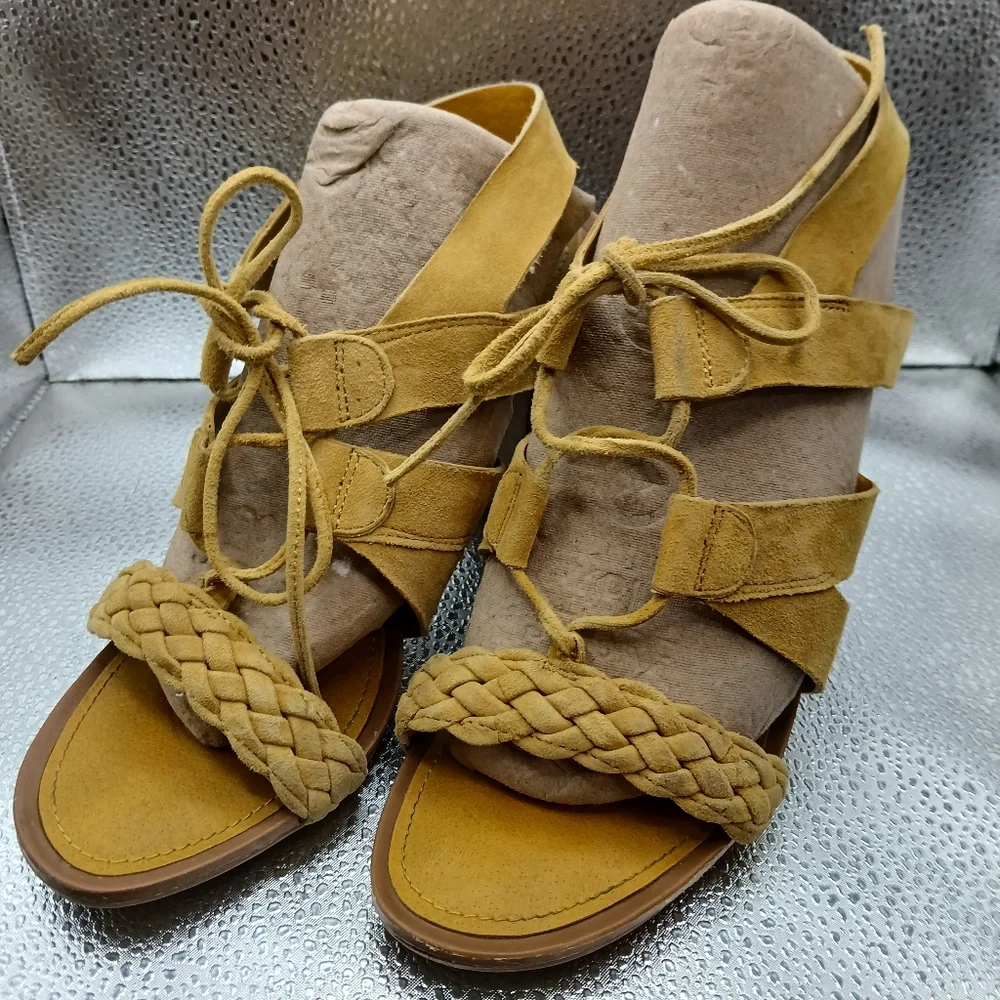 Franco Sarto Golden Leather Sandals Strappy Lace-Up Design Womens 6.5